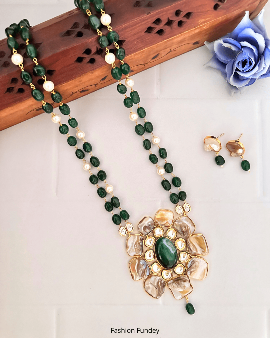 Green Aahna Pendant