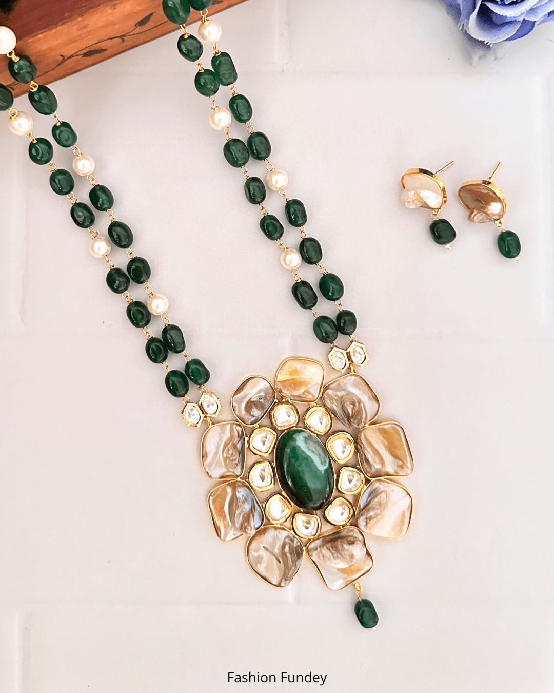 Green Aahna Pendant