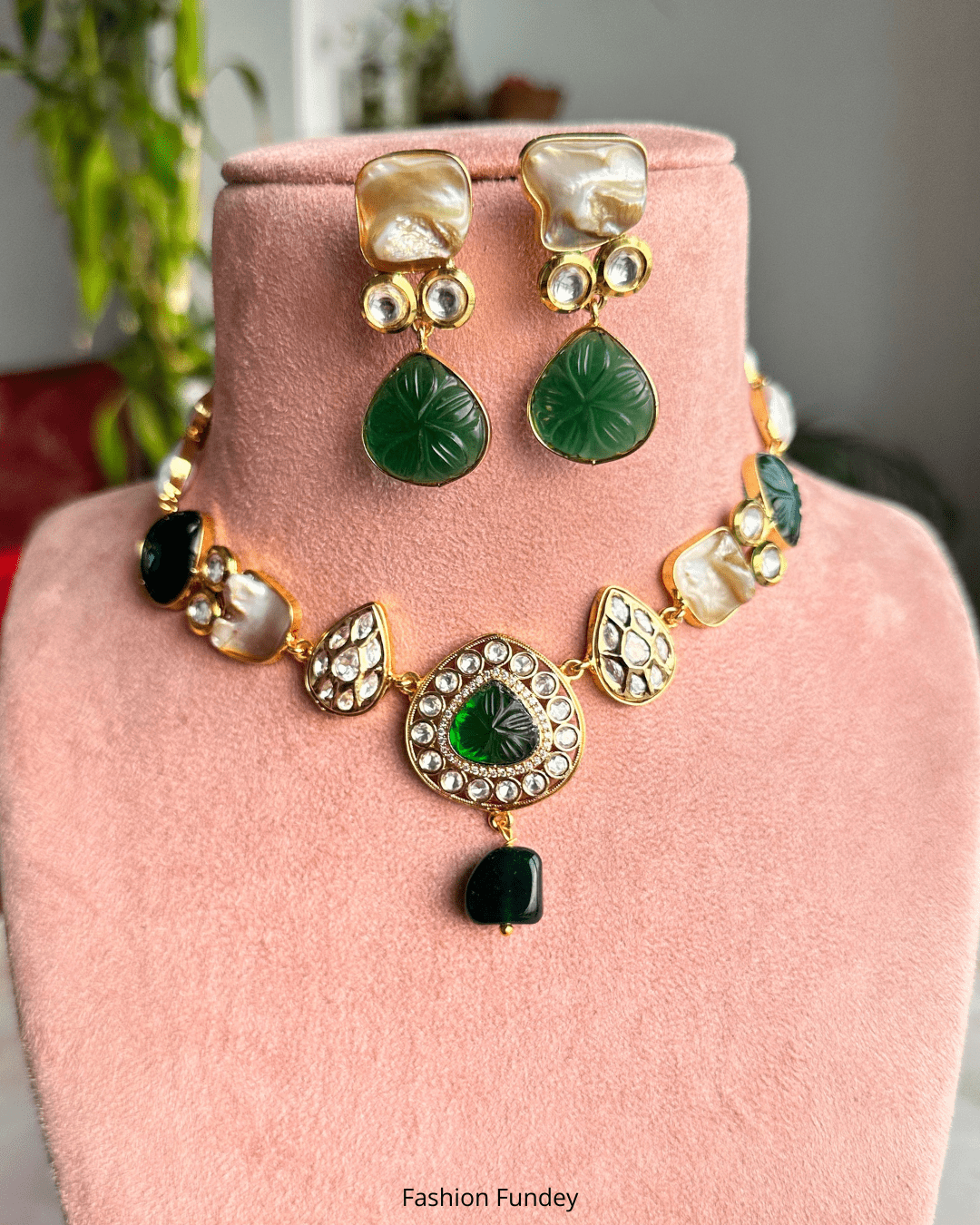 Green Jhalak Pearl Necklace