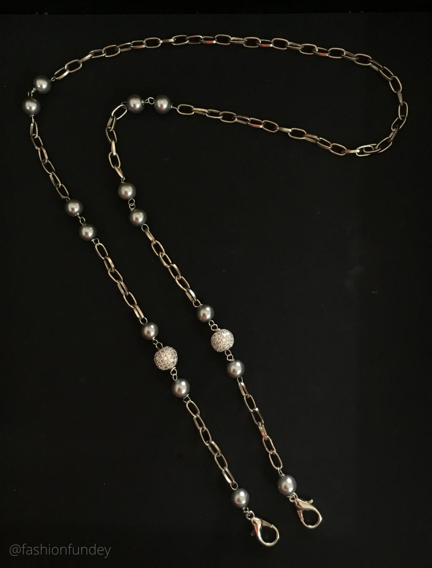SILVER ELSAA MASK CHAIN