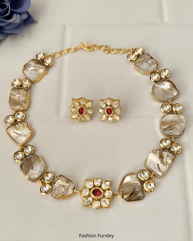 Red Mehraan Pearl Choker