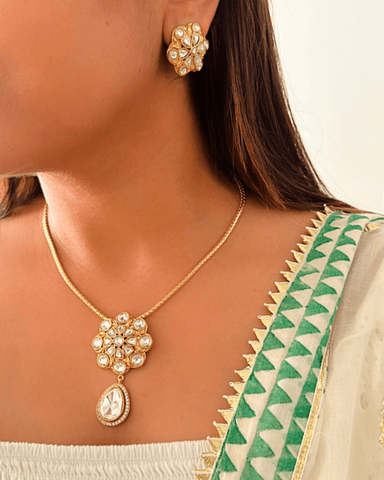 White Chavi Kundan Pendant