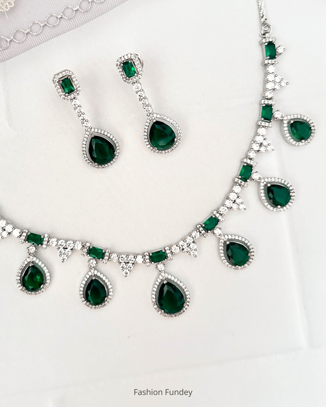 Emerald Green Daisy Zirconia Necklace